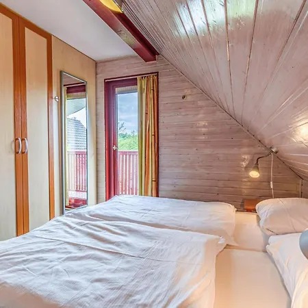 Vakantiehuis Three-bedroom Holiday In Kirchheim Kirchheim (Hessen)